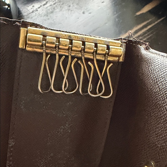 Louis Vuitton Authentic 6 Key Holder Case Damier - Picture 5 of 9